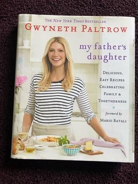 🐞Gwyneth Paltrow "my father's daughter" Cookbook - White, Black, Purple Cover